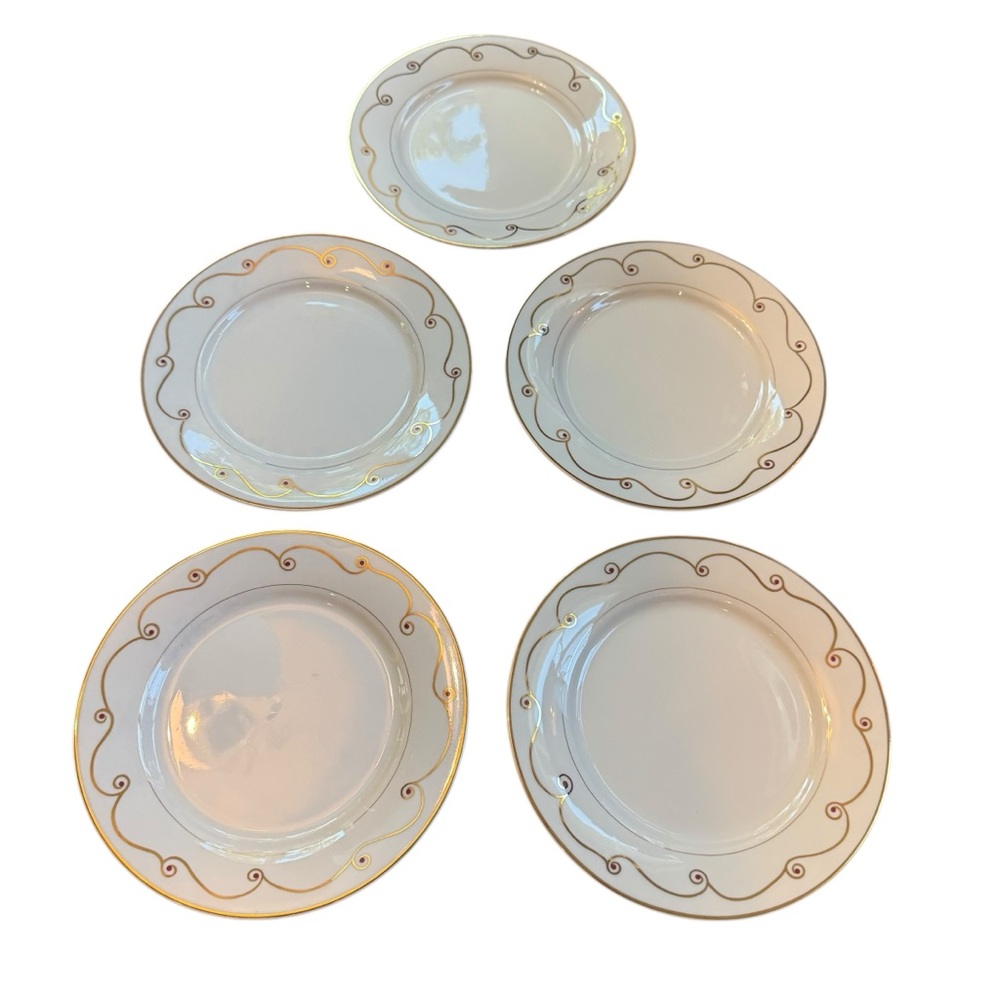Vintage Set of 5 Pier 1 Holiday Scroll 7 1/2" Salad Plates Retired Pattern - Picture 2 of 4